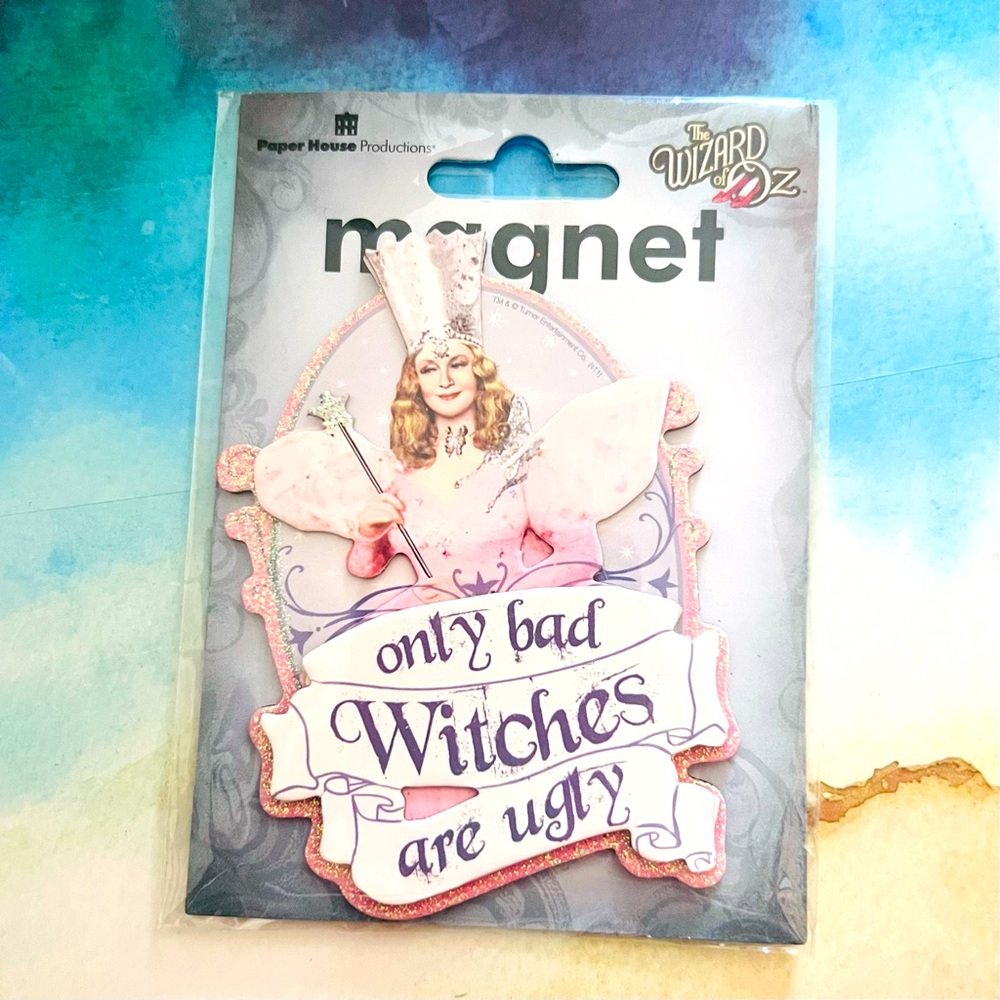 🪄This 4" magnet by Paper House is a must-have for any fan of The Wizard of Oz!